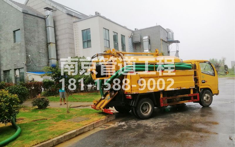246文体小区化粪池清理
